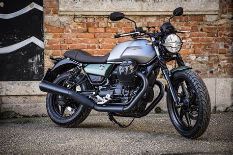 Moto Guzzi V7 III Stone Night Pack